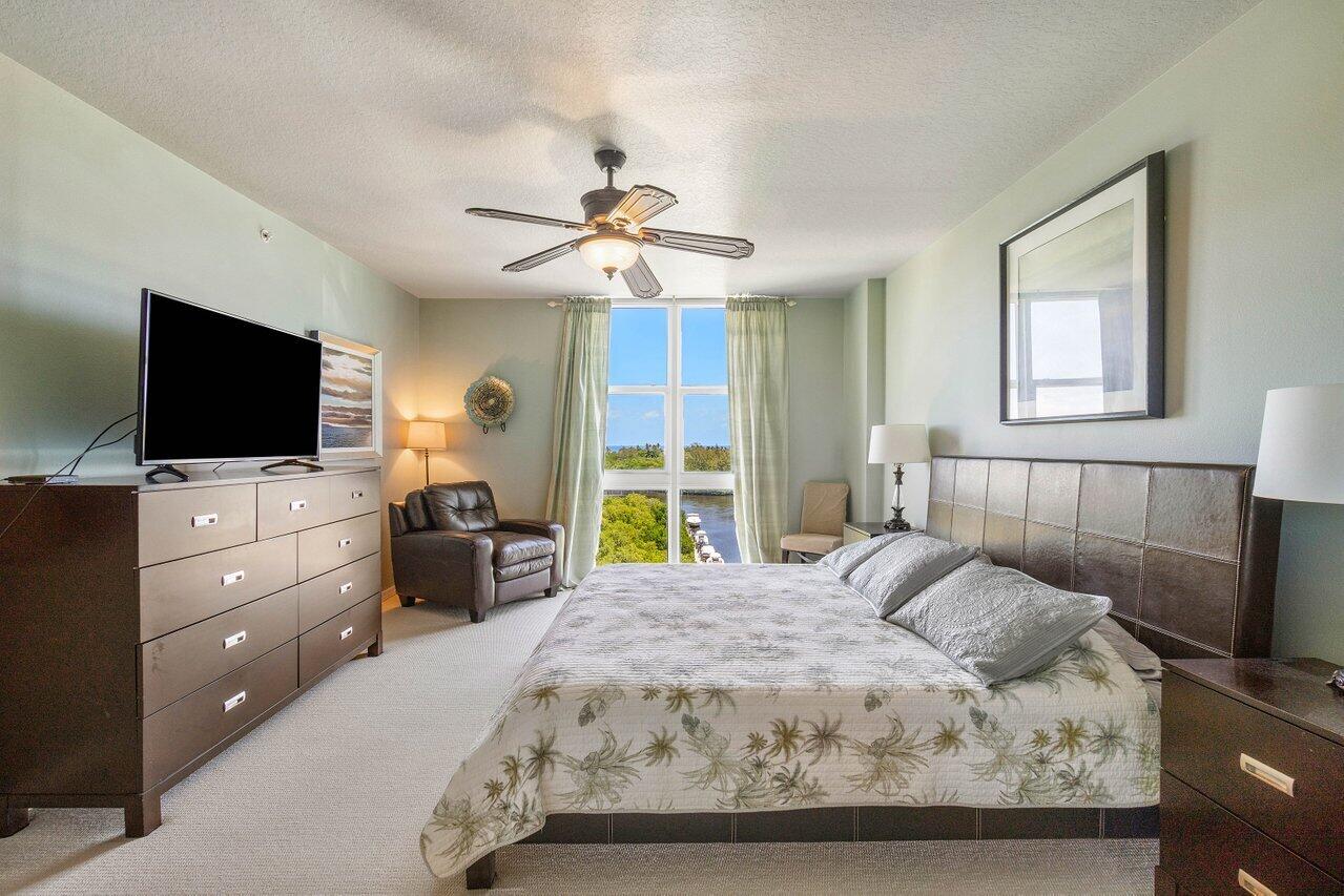 700 E Boynton Beach Boulevard 702