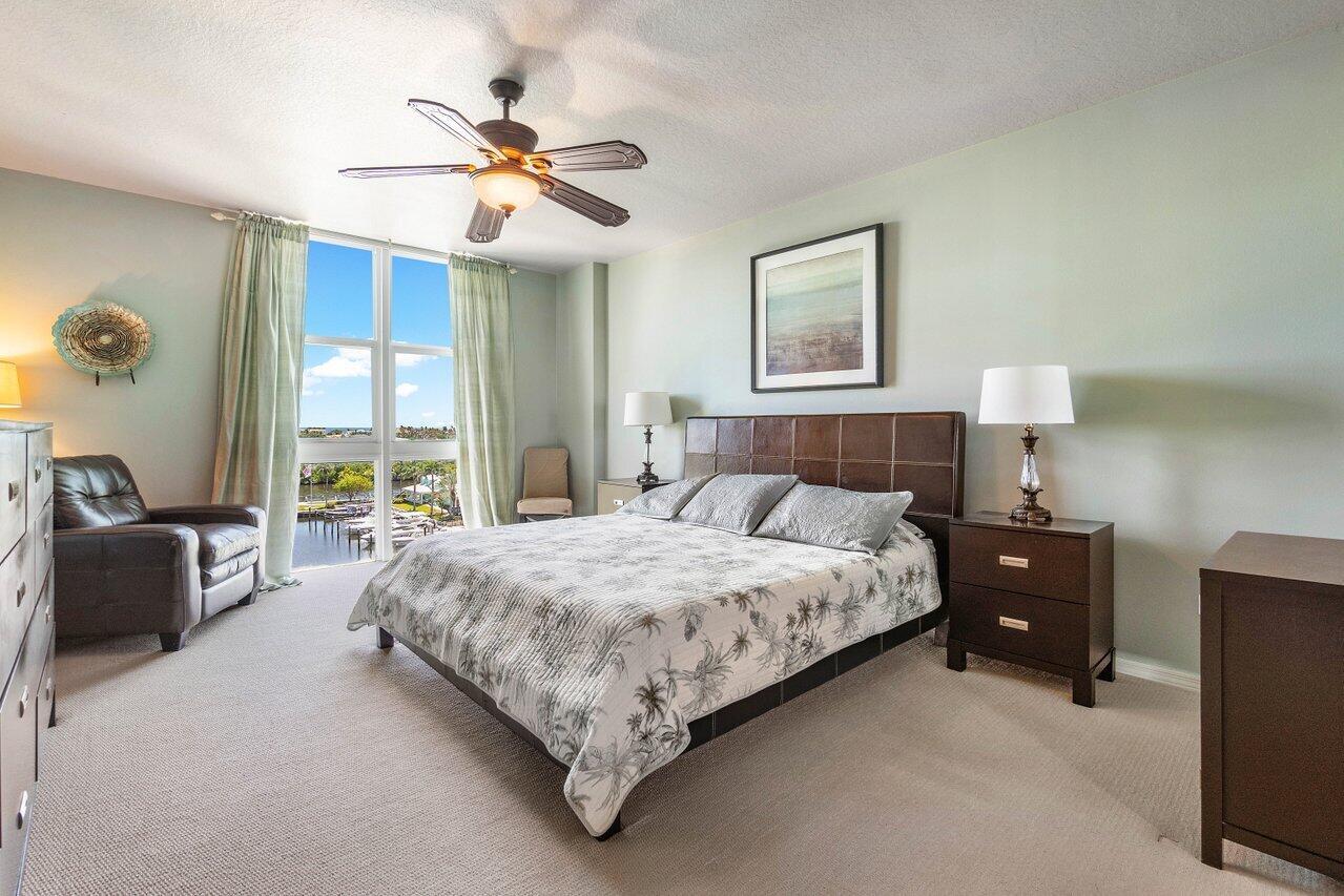 700 E Boynton Beach Boulevard 702