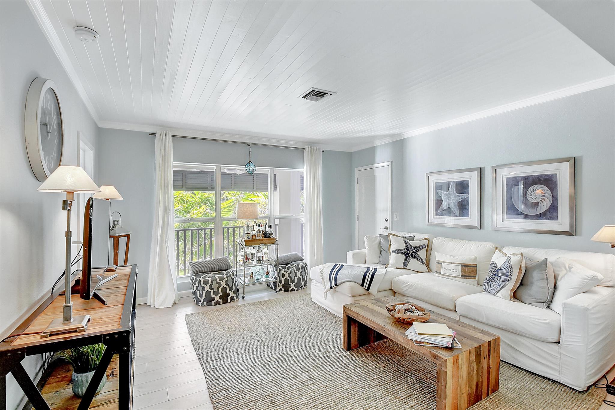 1025 Casuarina Road 7