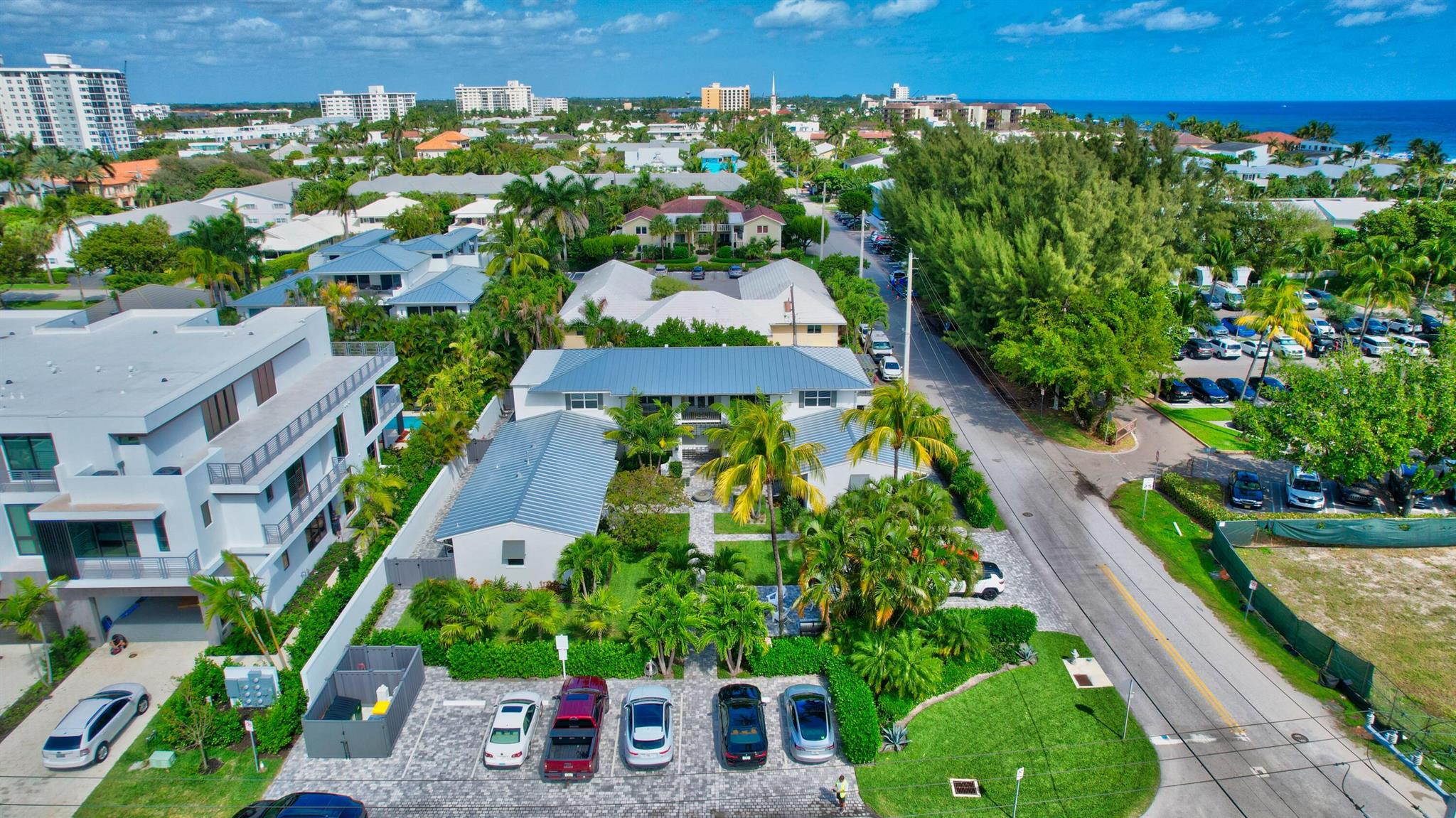 1025 Casuarina Road 7