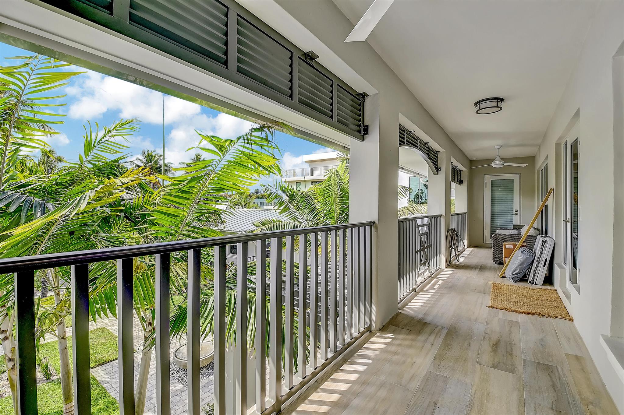 1025 Casuarina Road 7