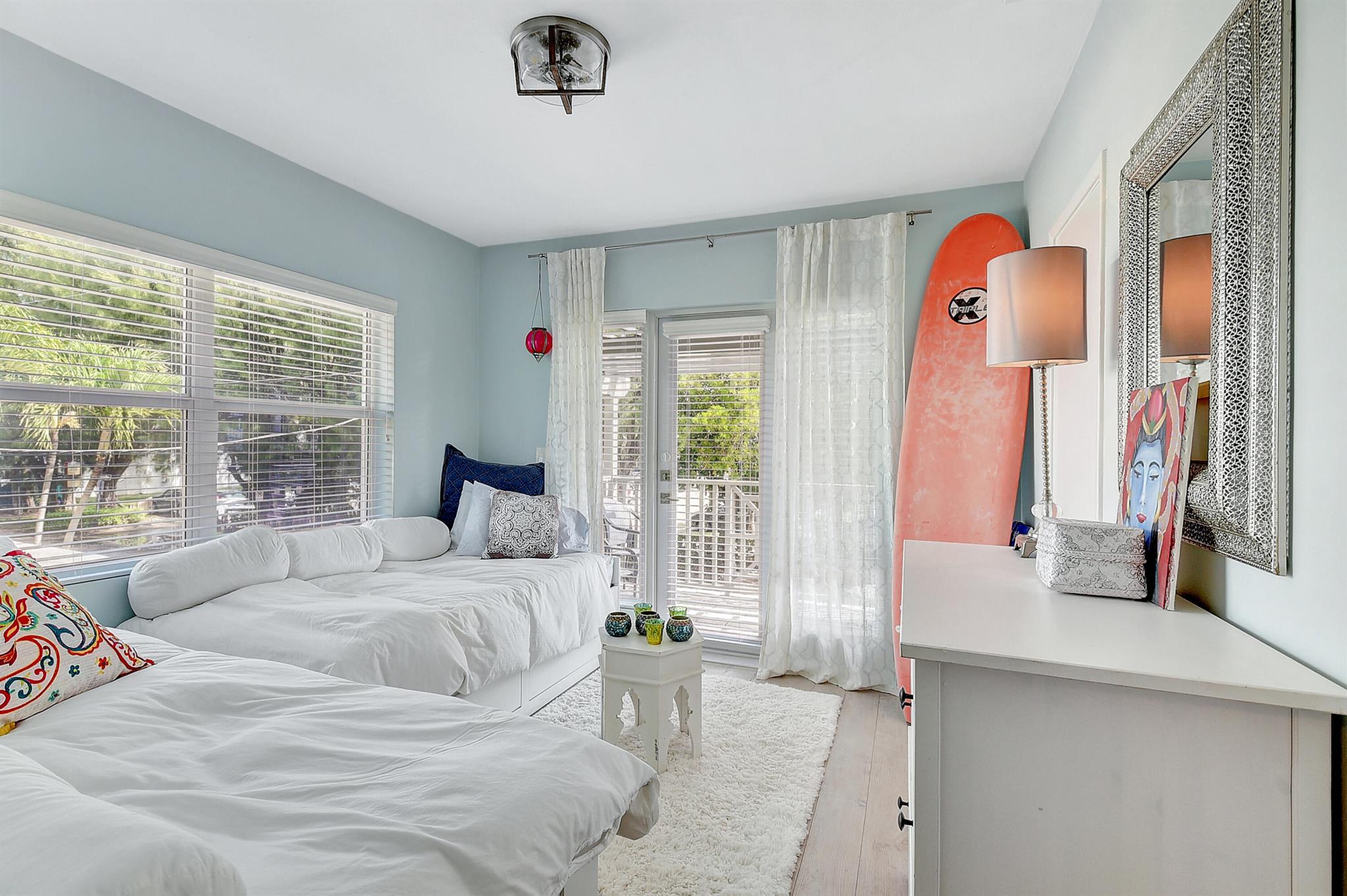 1025 Casuarina Road 7