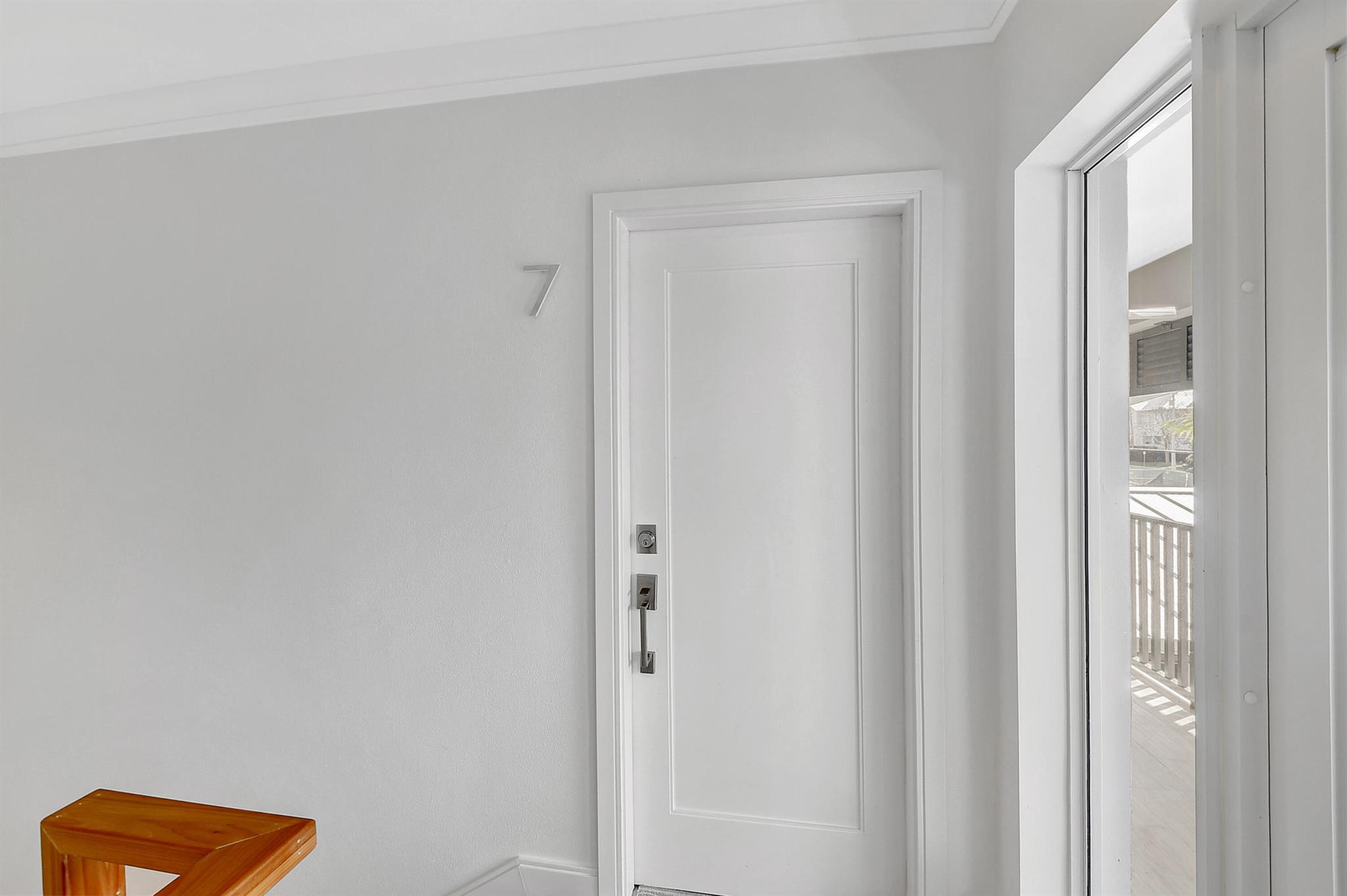 1025 Casuarina Road 7