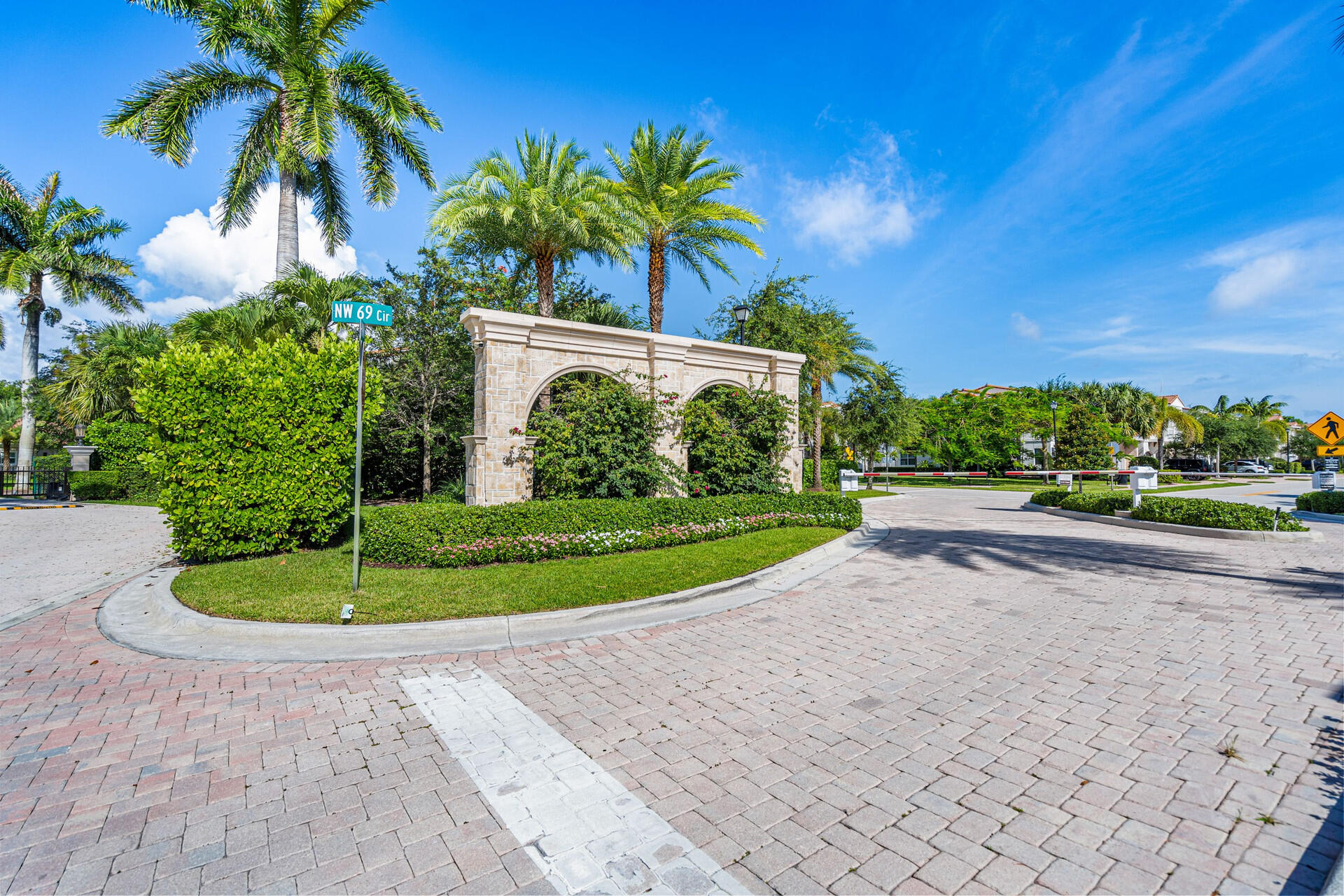 100 NW 69th Circle 76