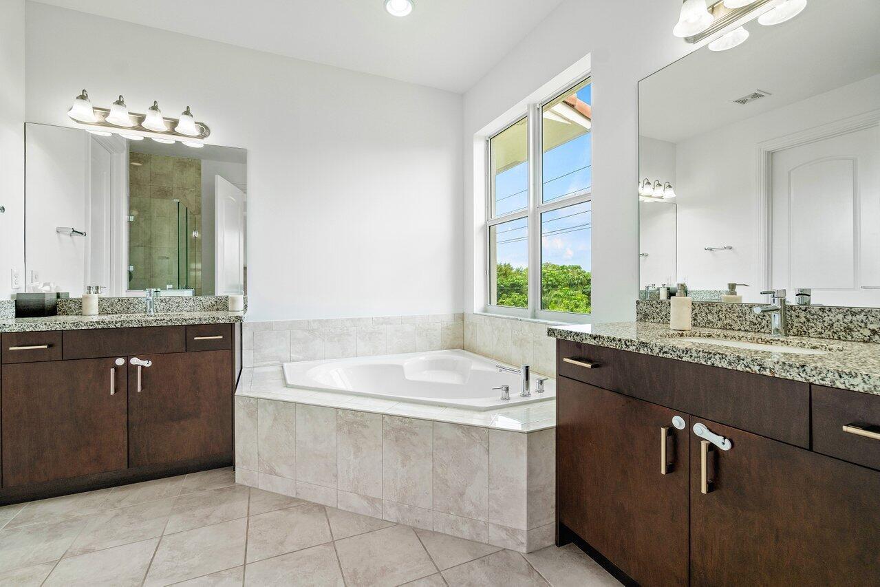 100 NW 69th Circle 76