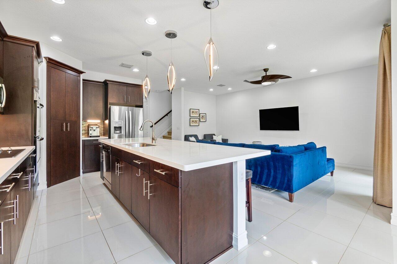 100 NW 69th Circle 76