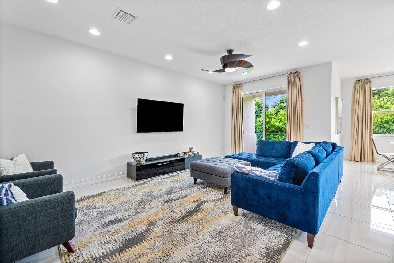 100 NW 69th Circle 76