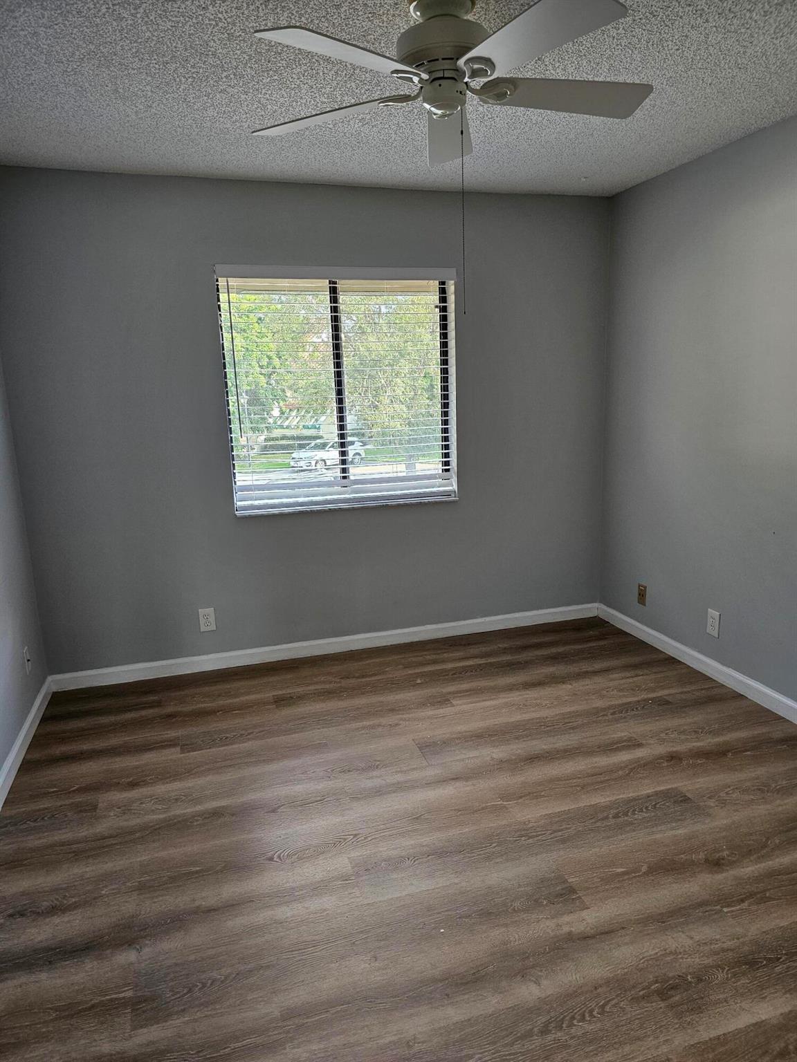 15 Lexington Lane E H