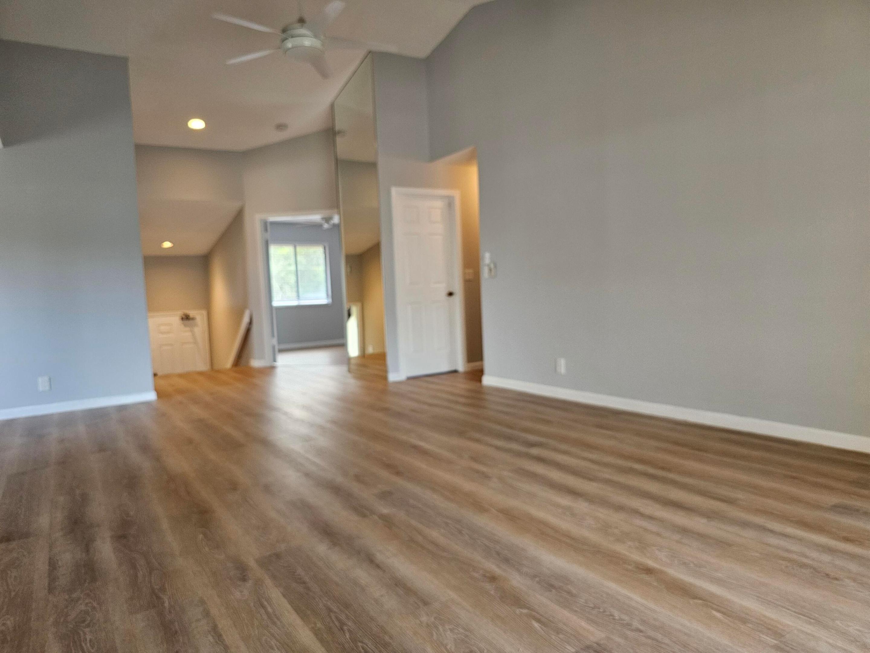 15 Lexington Lane E H