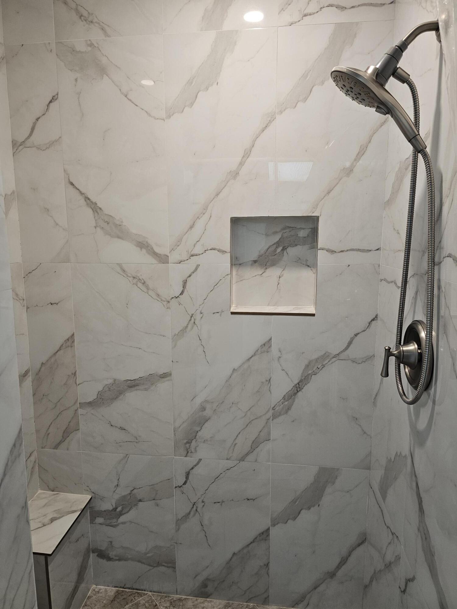 15 Lexington Lane E H