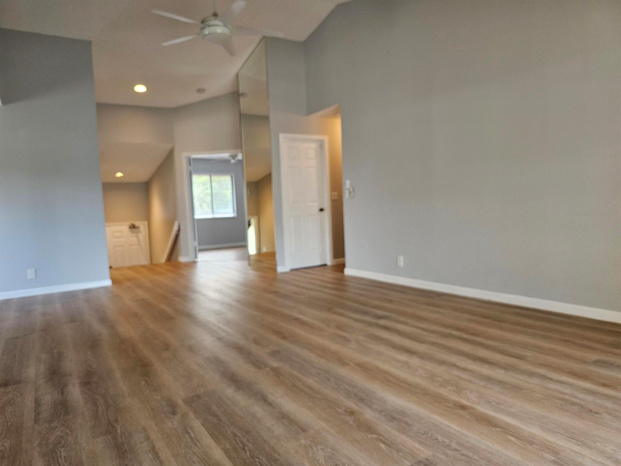 15 Lexington Lane E H