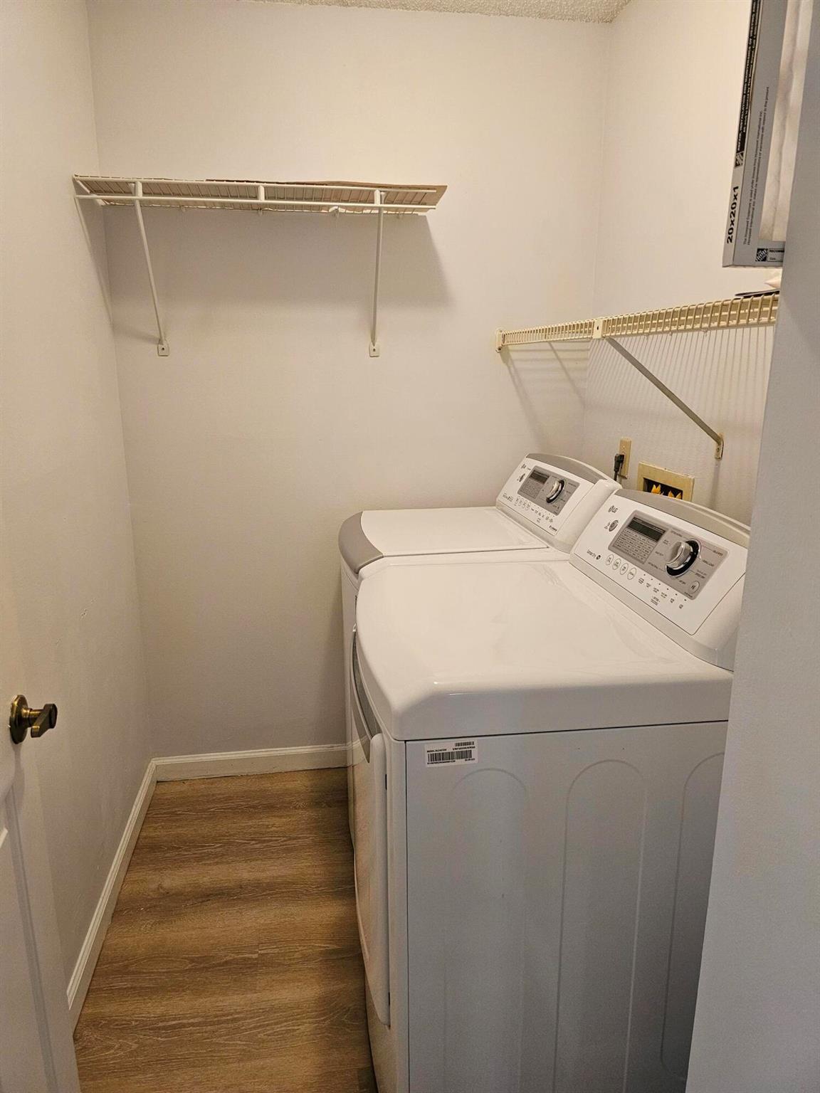 15 Lexington Lane E H