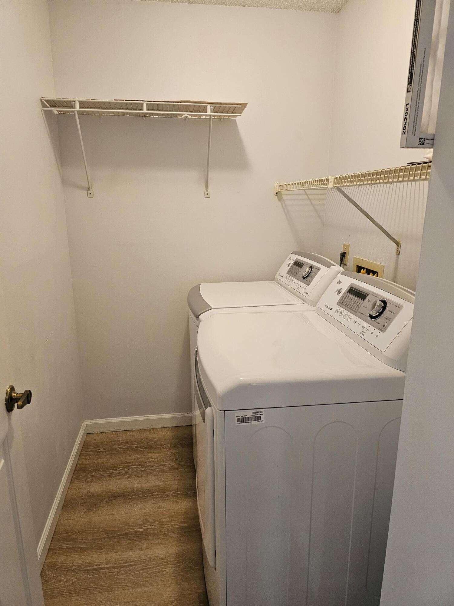 15 Lexington Lane E H