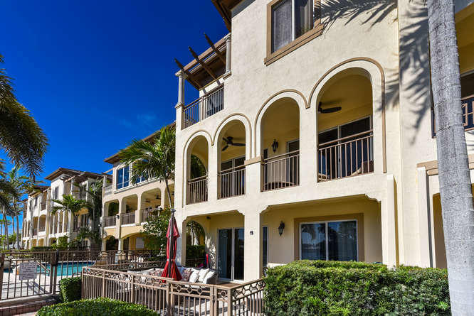 3083 Waterside Circle