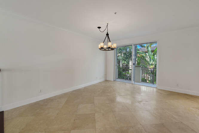 3083 Waterside Circle