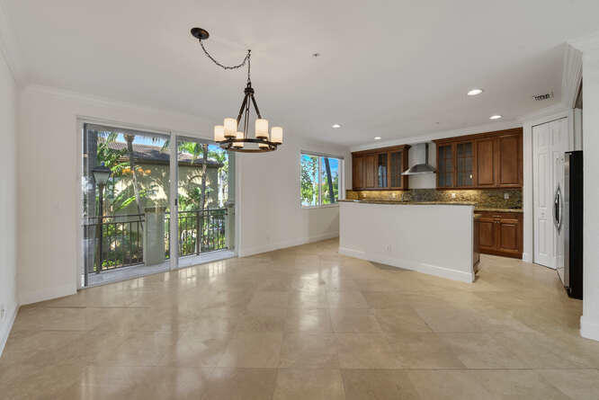 3083 Waterside Circle