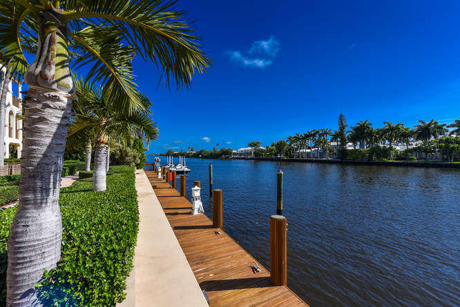 3083 Waterside Circle