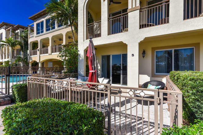 3083 Waterside Circle