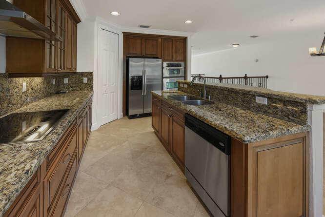 3083 Waterside Circle