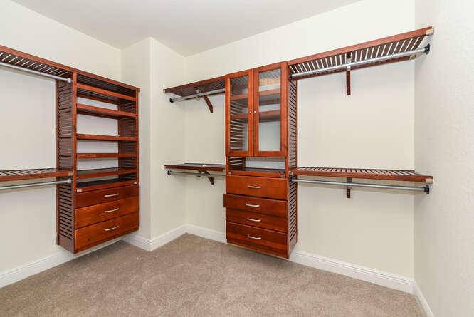 3083 Waterside Circle