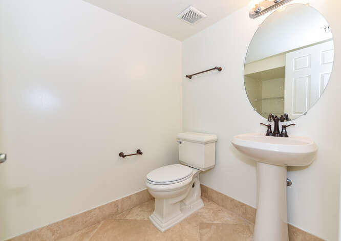 3083 Waterside Circle