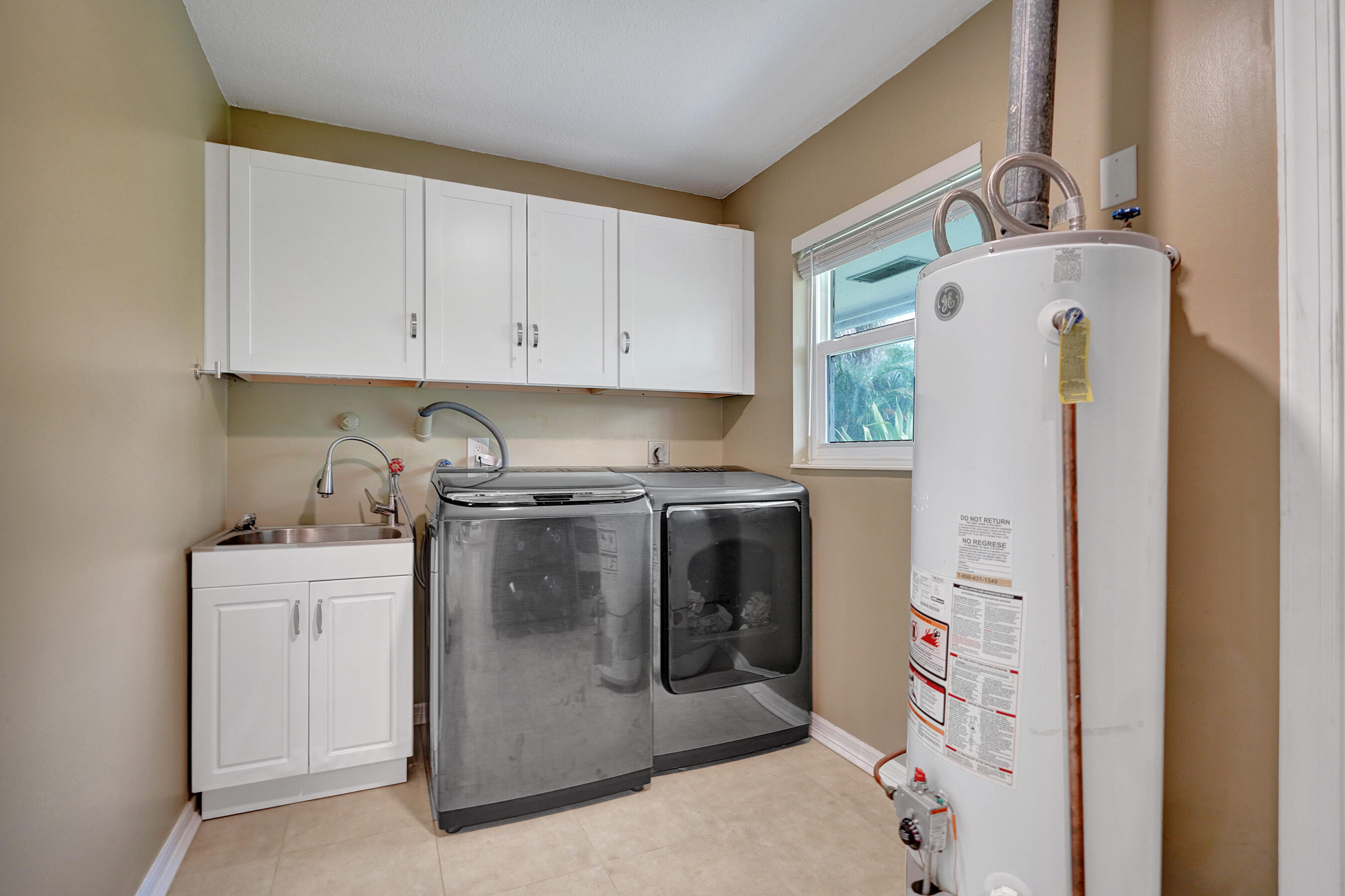 11511 40th Street N