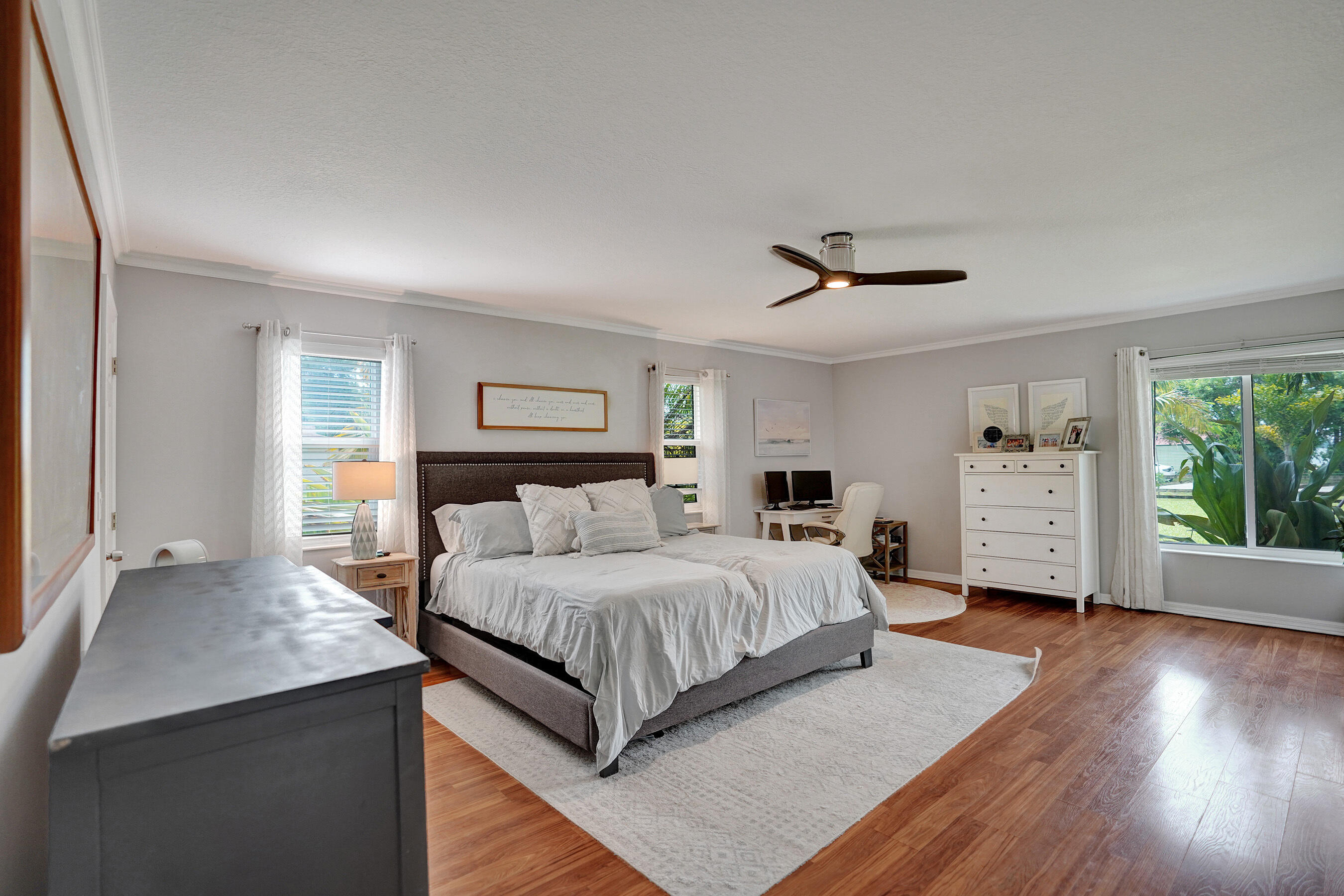 11511 40th Street N