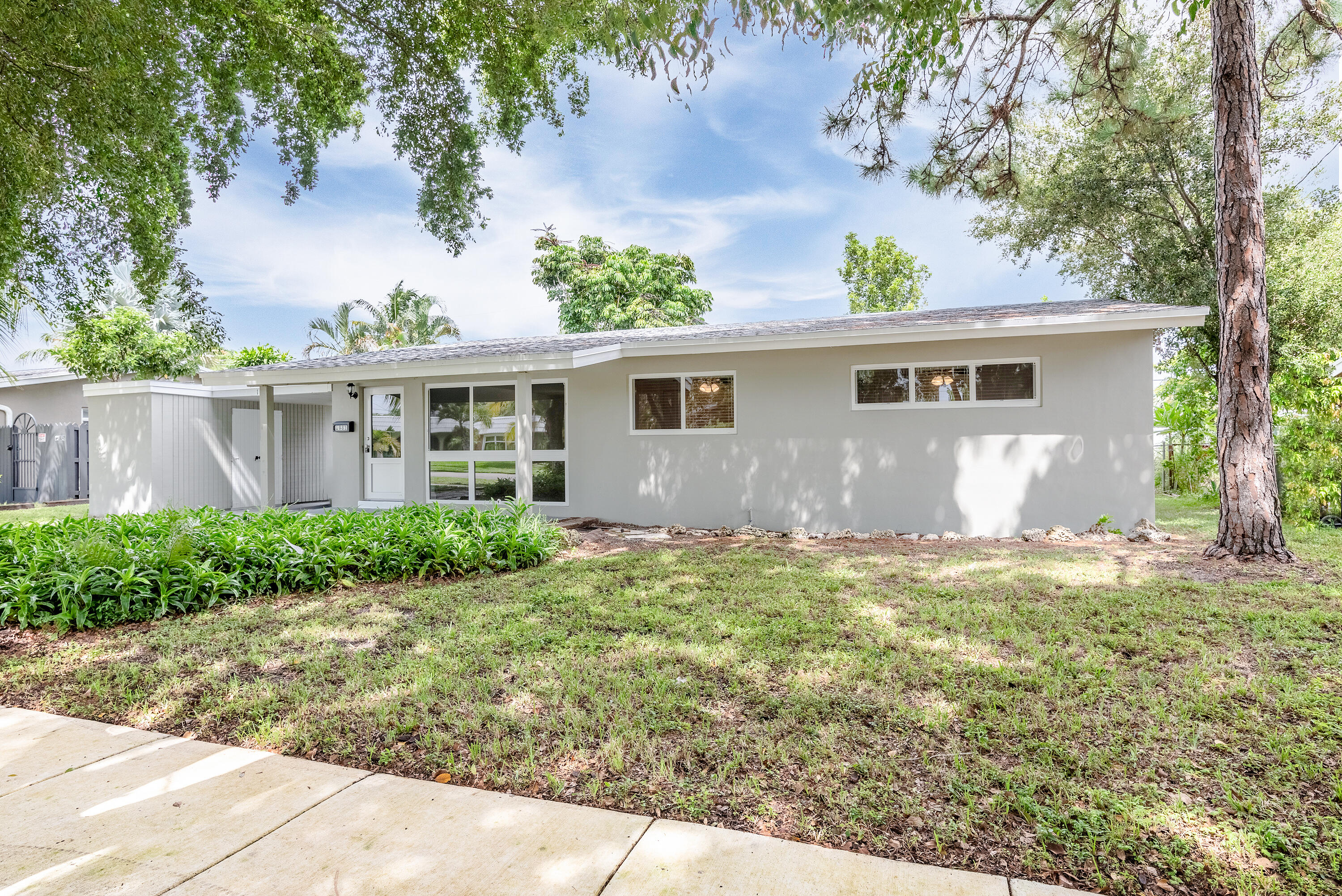 1981 SW 36th Terrace