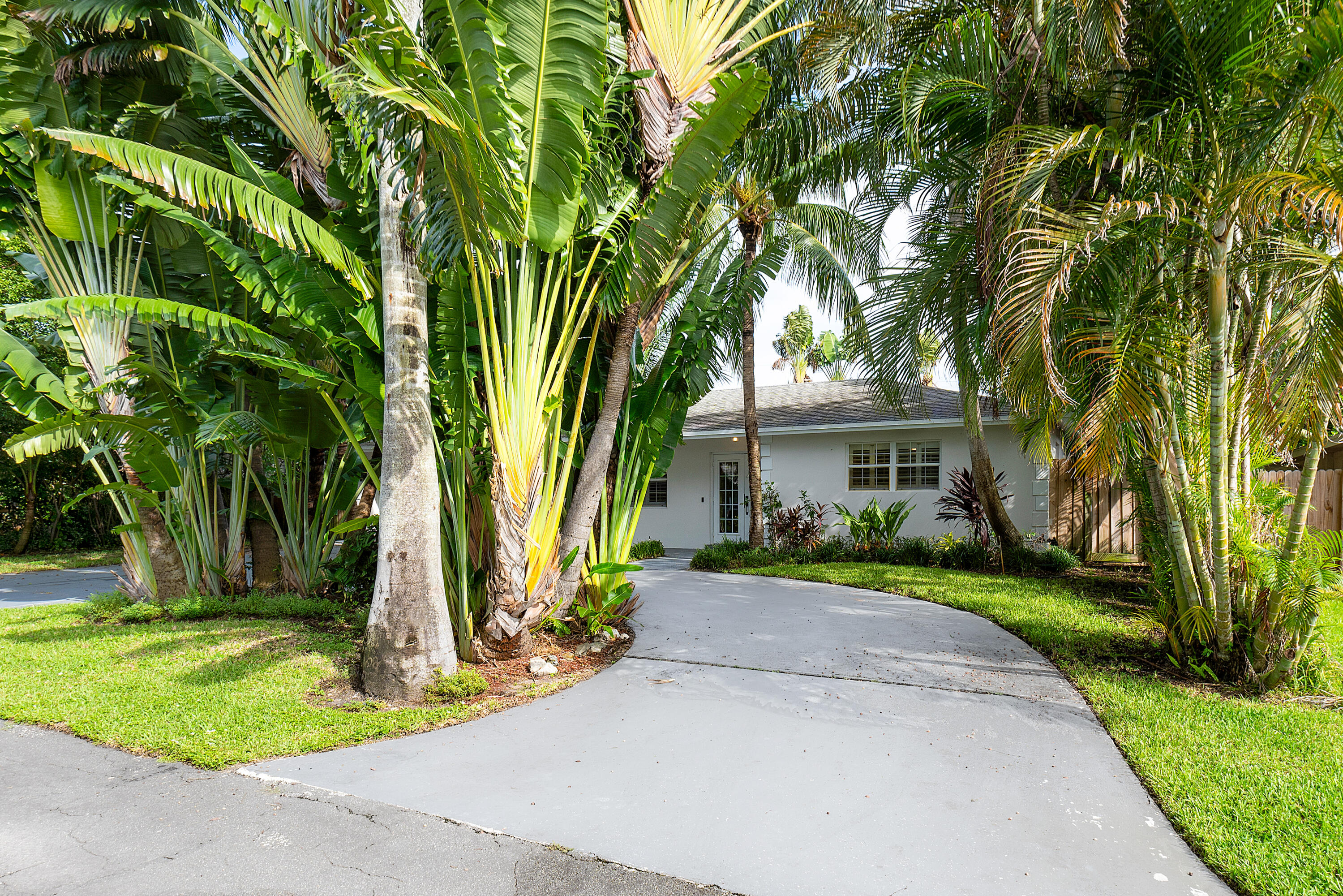 723 SW 27th Way