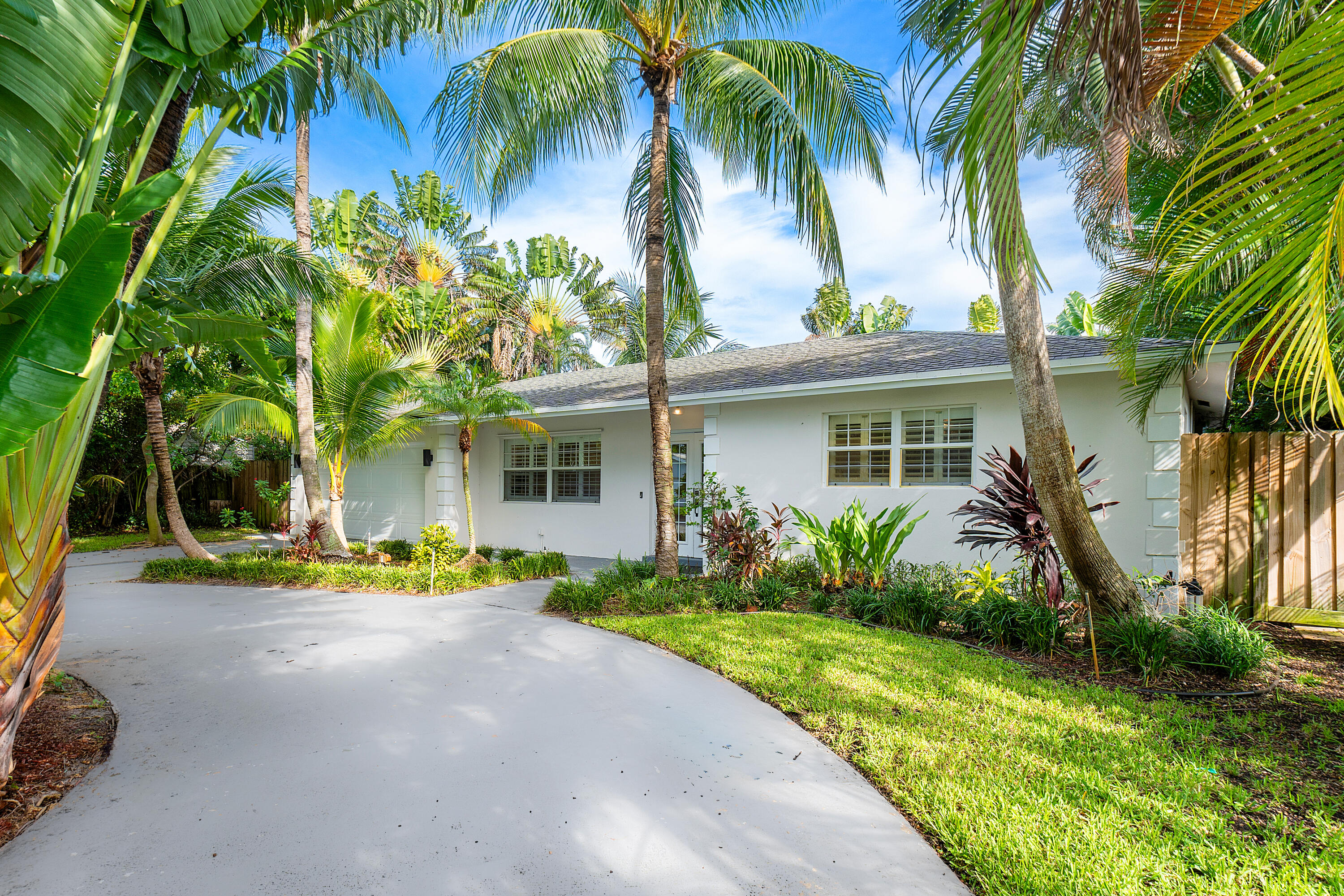 723 SW 27th Way