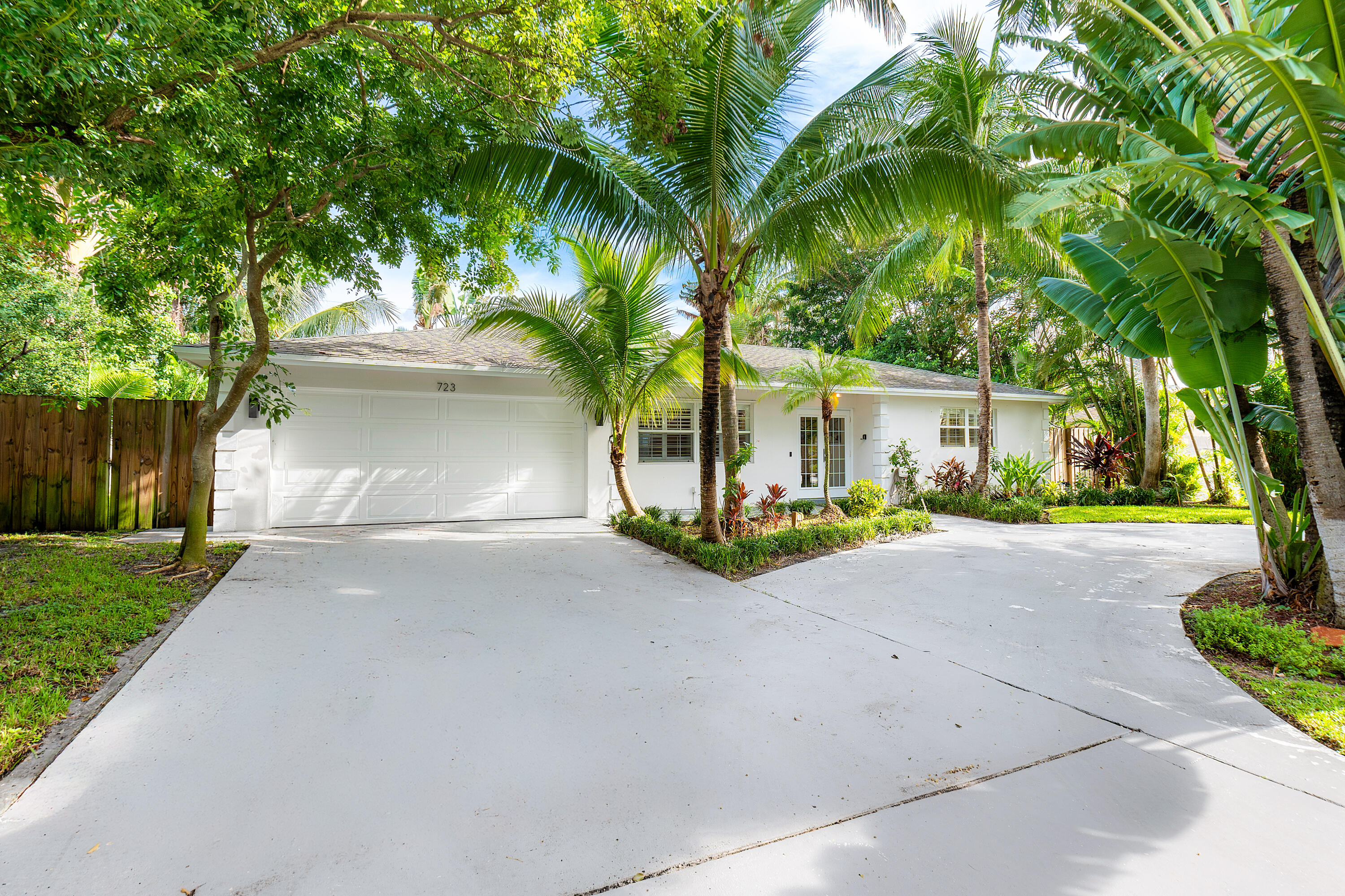 723 SW 27th Way