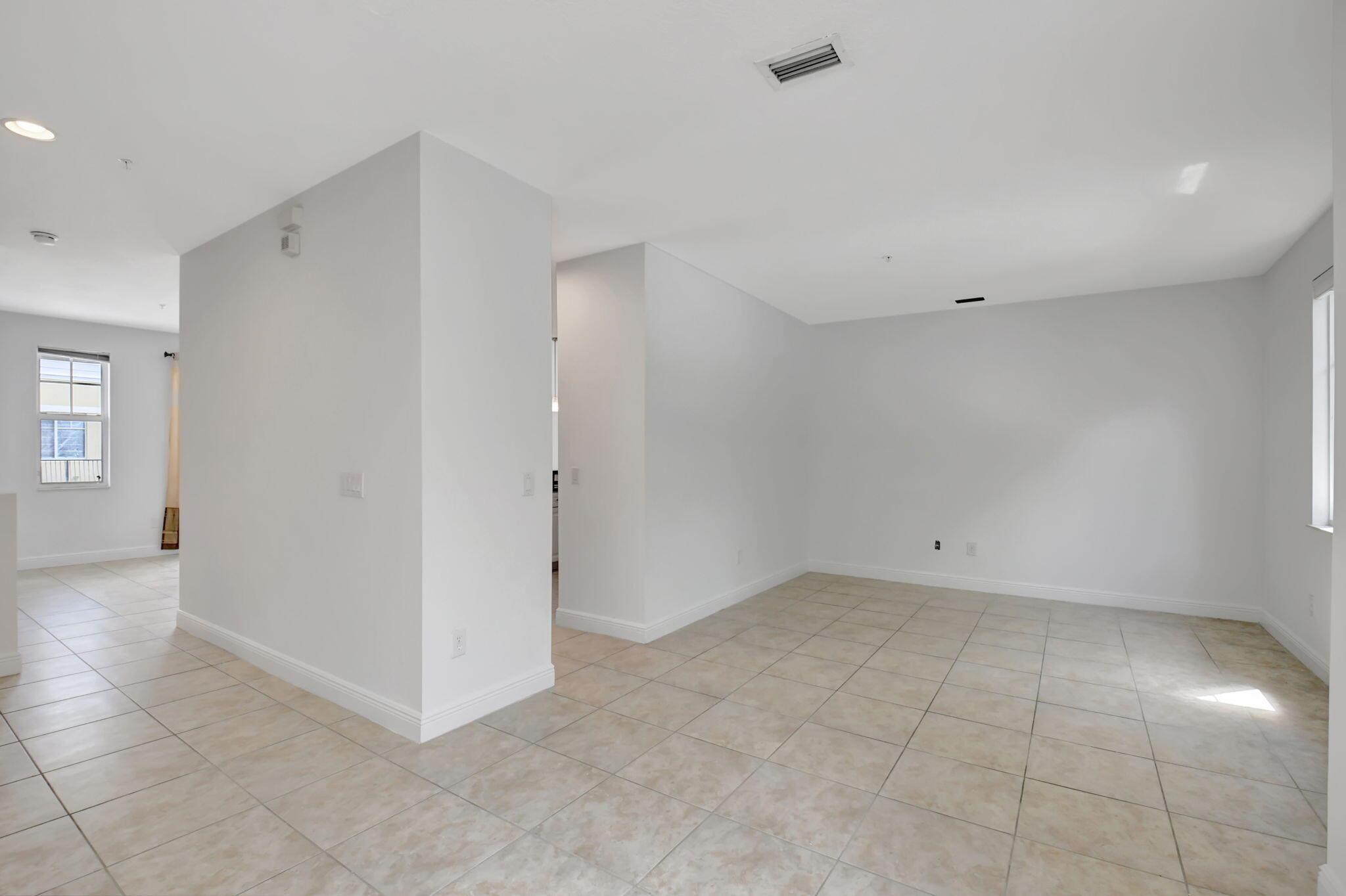 559 NW 39th Cir Circle