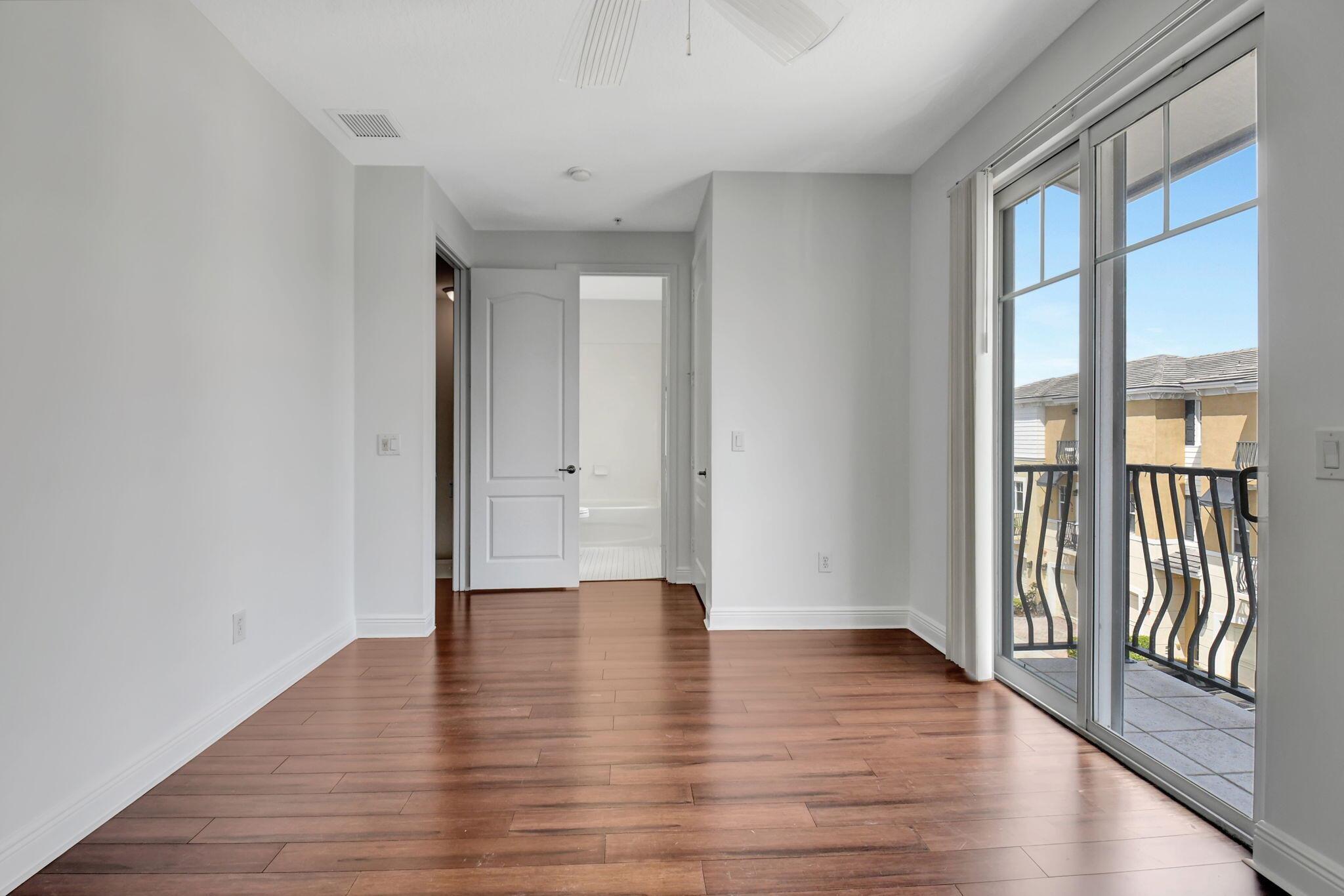 559 NW 39th Cir Circle