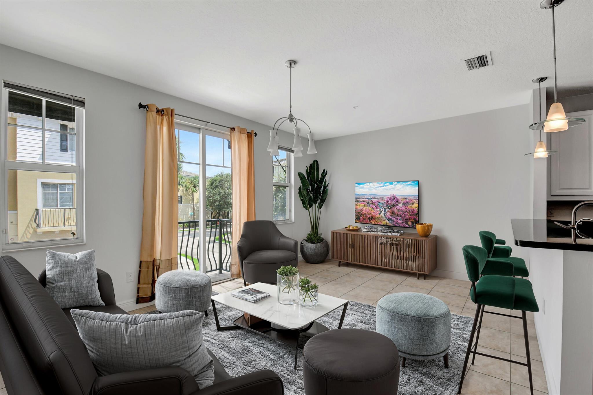 559 NW 39th Cir Circle