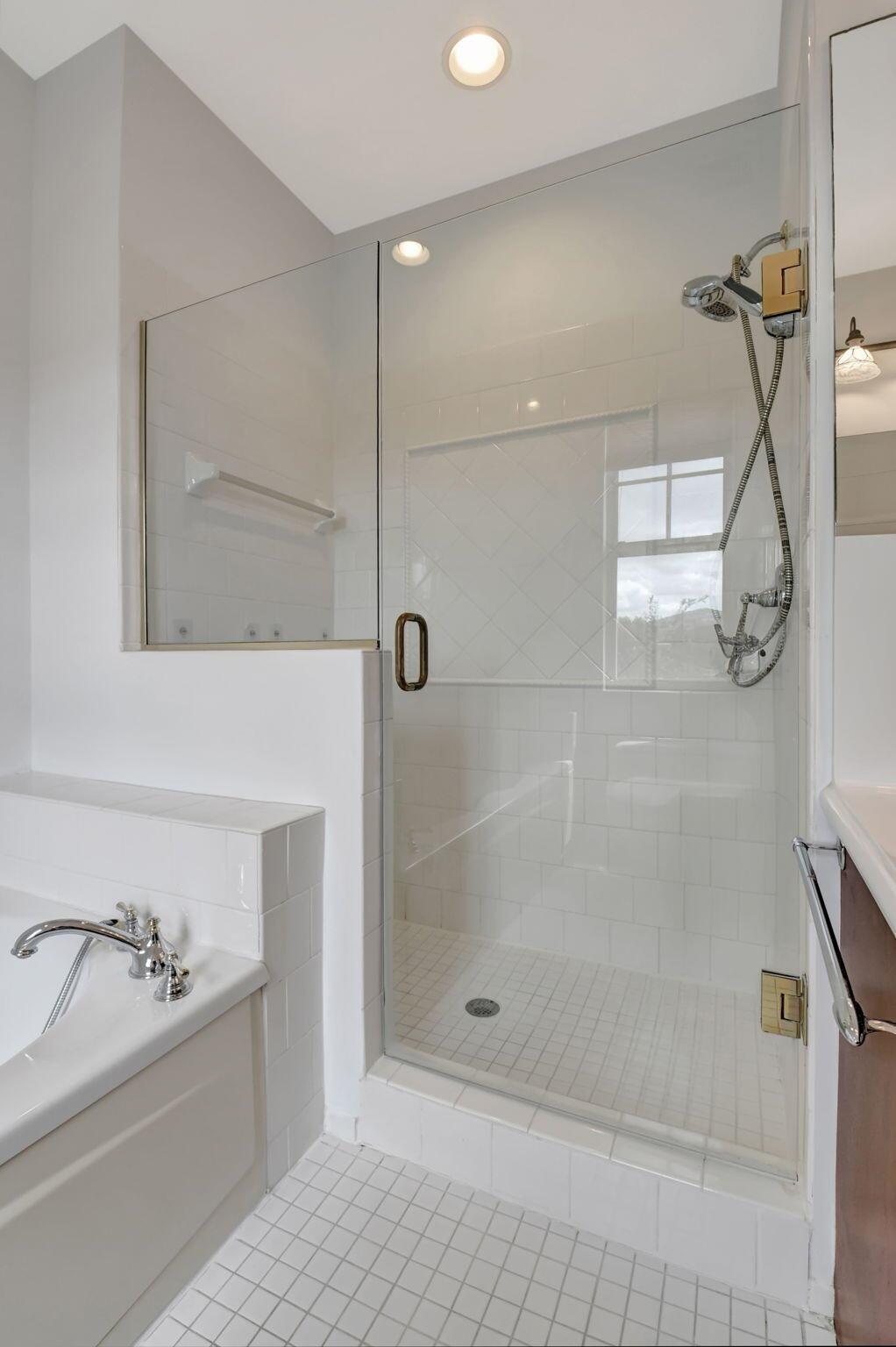 559 NW 39th Cir Circle