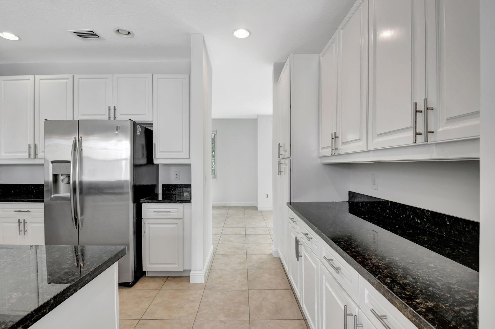 559 NW 39th Cir Circle