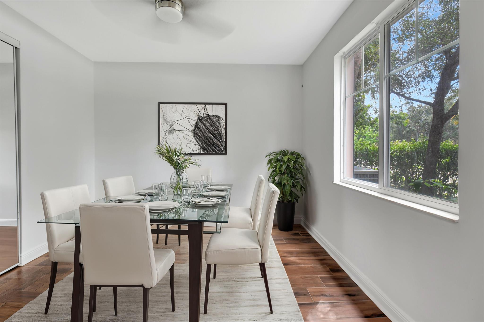 559 NW 39th Cir Circle