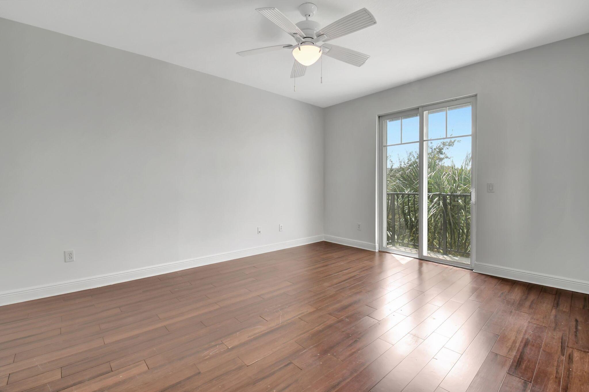 559 NW 39th Cir Circle