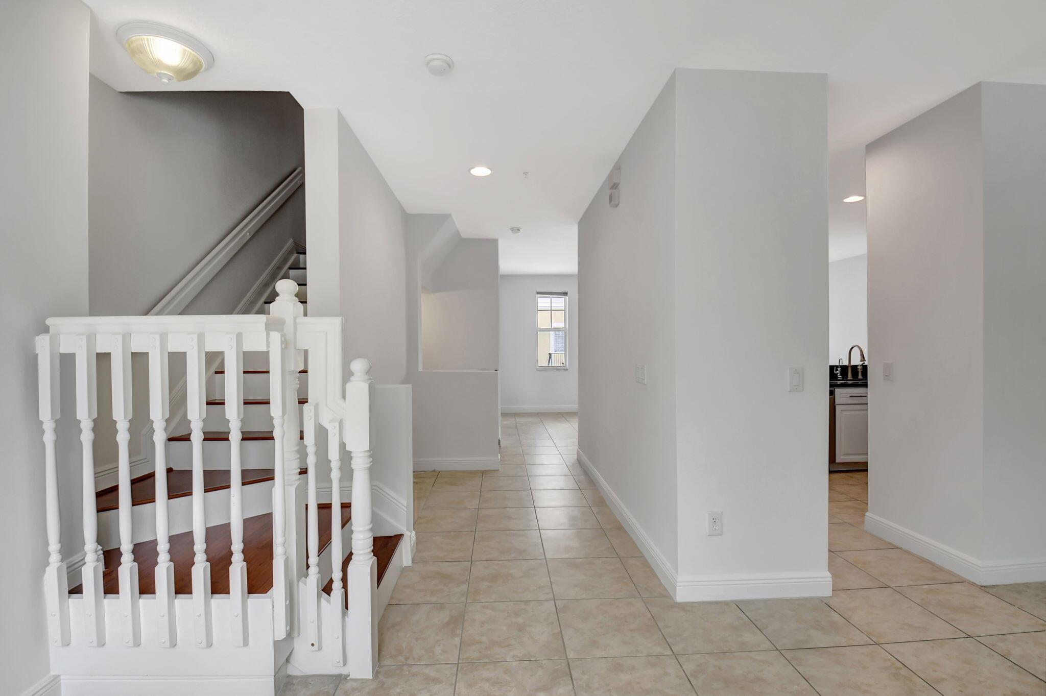 559 NW 39th Cir Circle