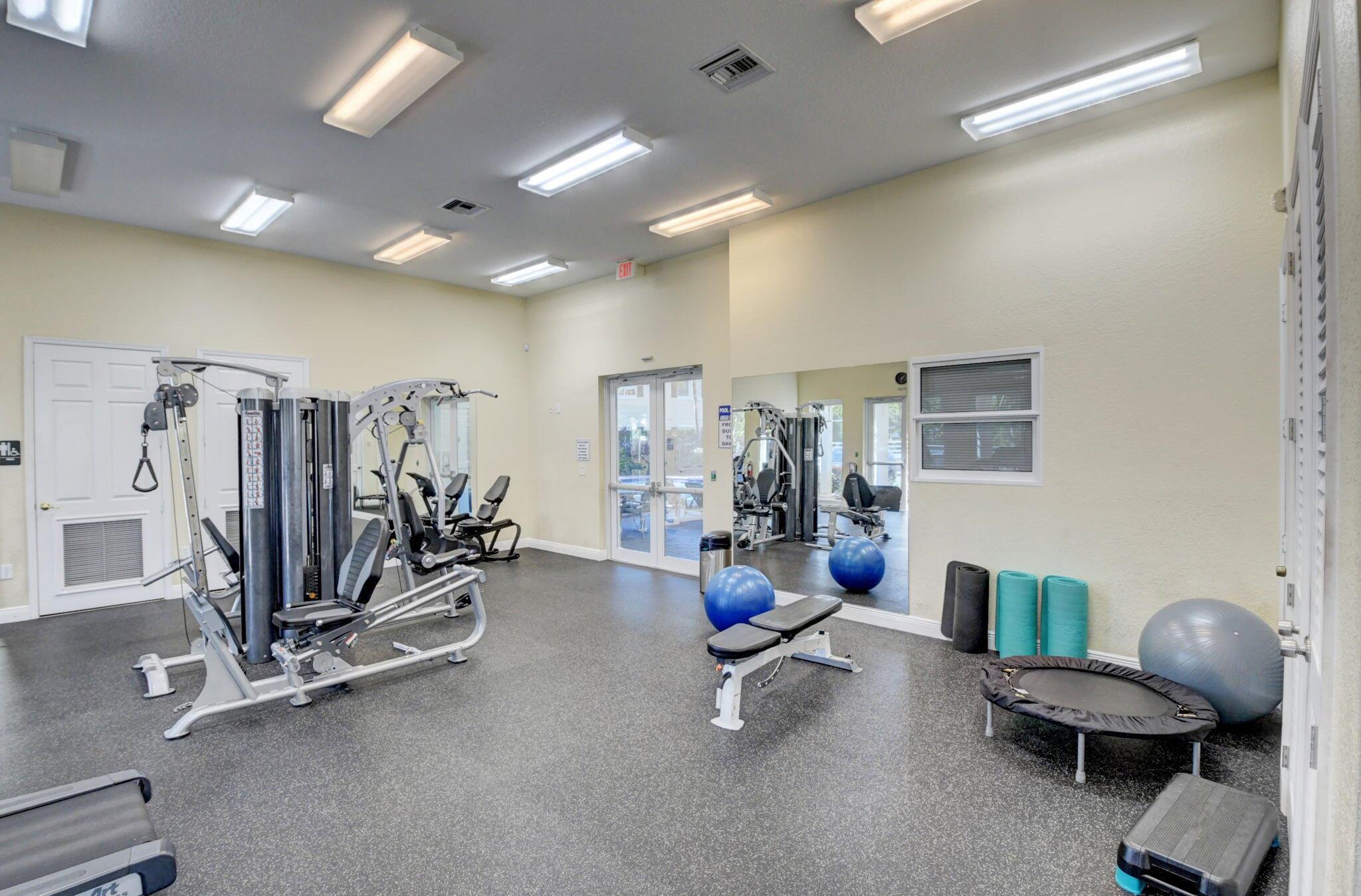 559 NW 39th Cir Circle