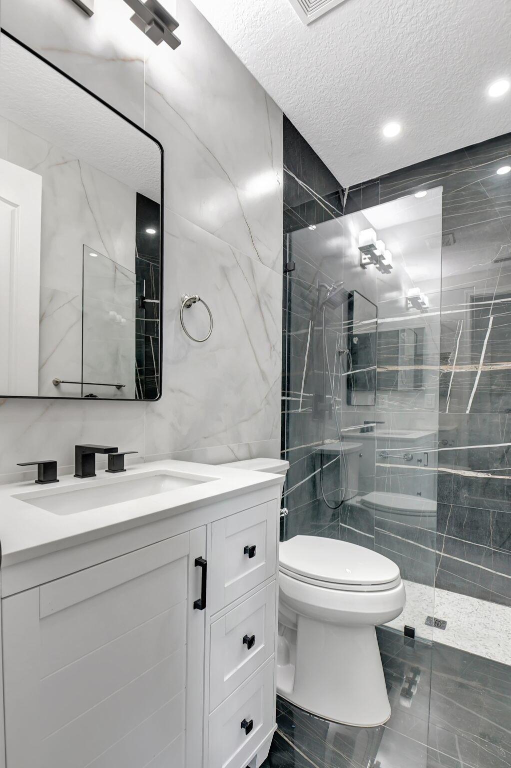 559 NW 39th Cir Circle