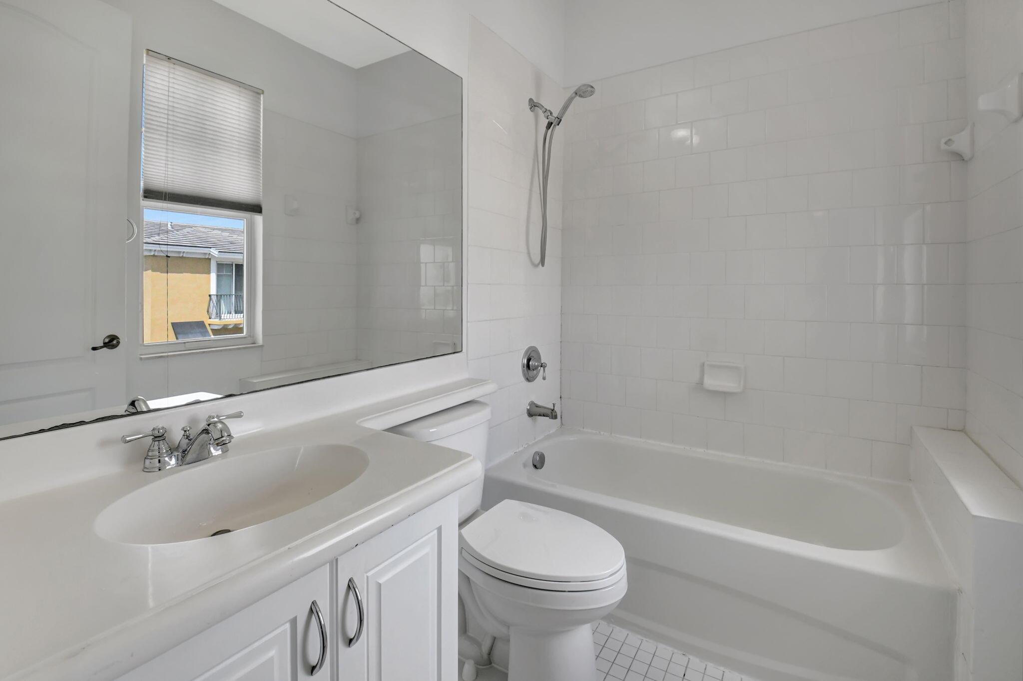 559 NW 39th Cir Circle