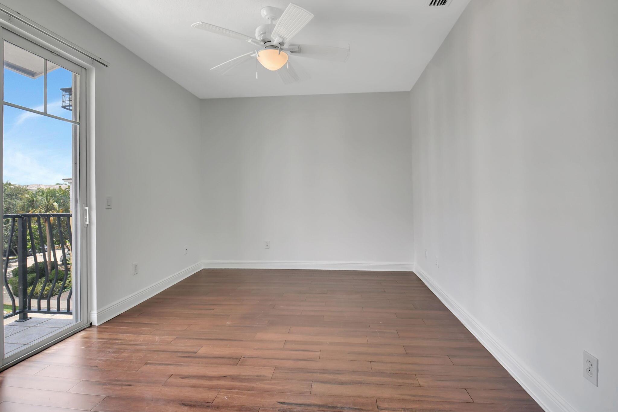 559 NW 39th Cir Circle