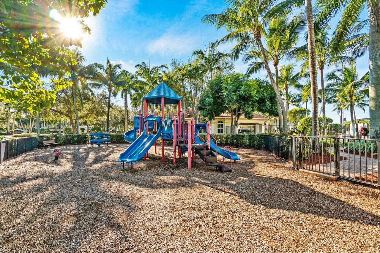 2788 S Evergreen Circle