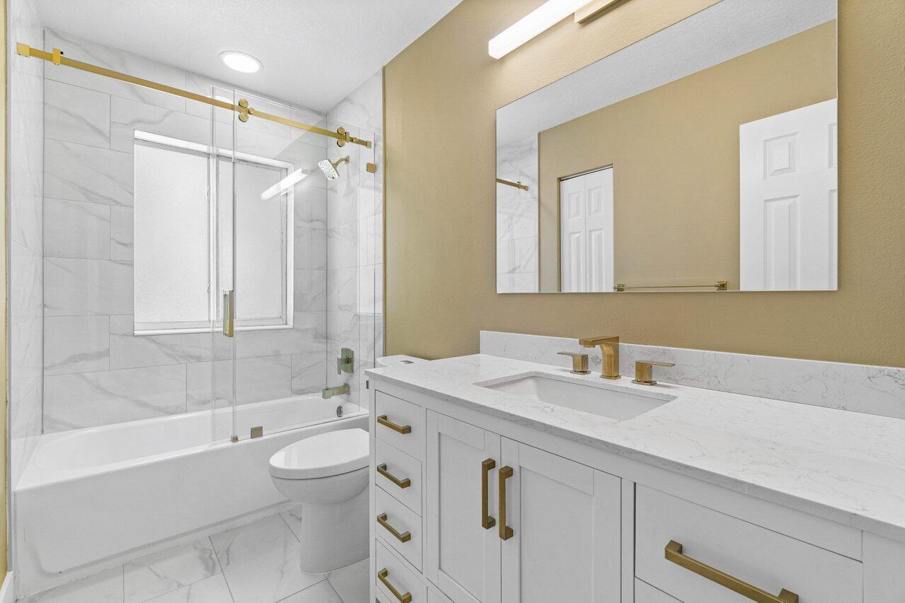 2788 S Evergreen Circle