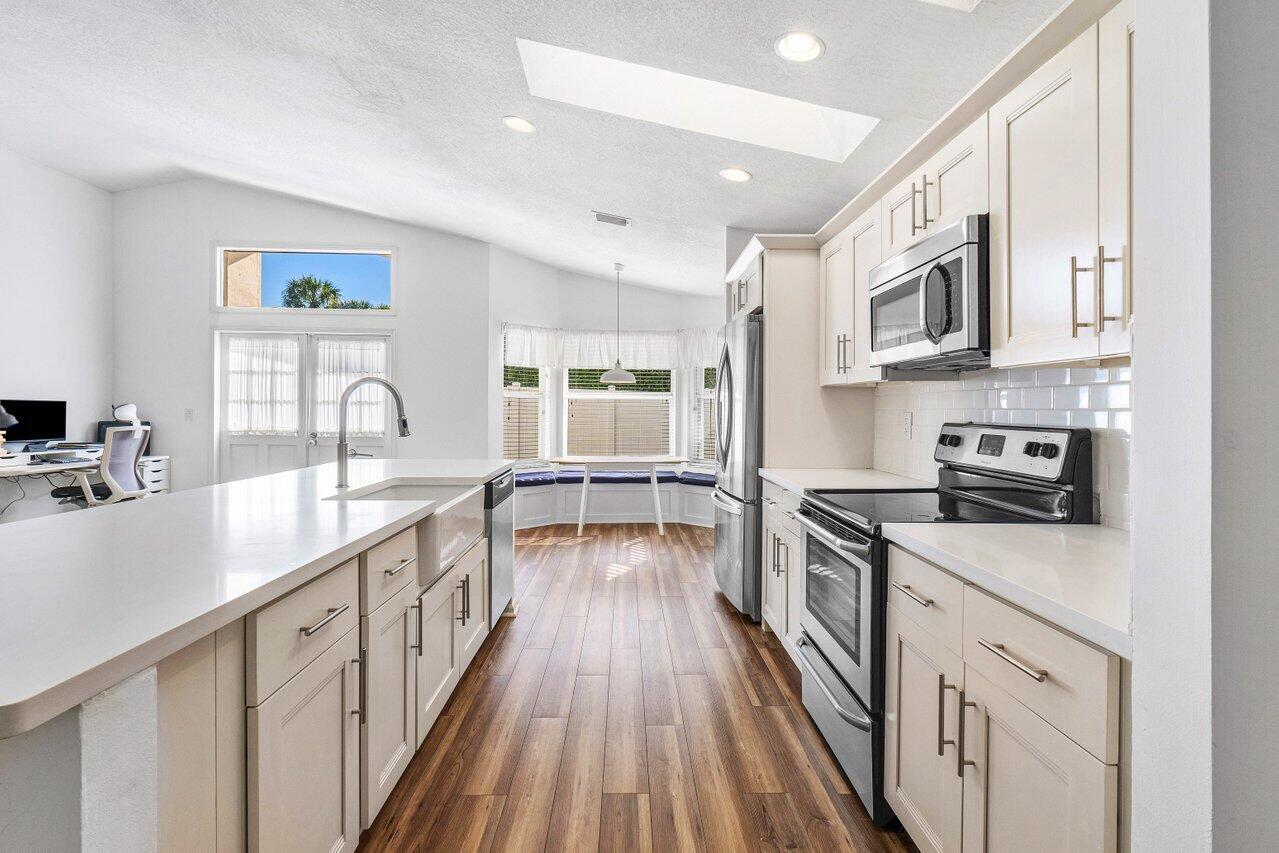 8775 Sonoma Lake Boulevard