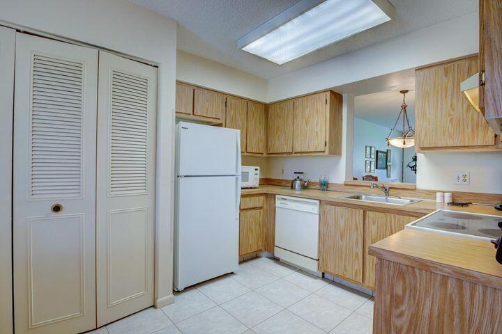 14375 Strathmore Lane 206