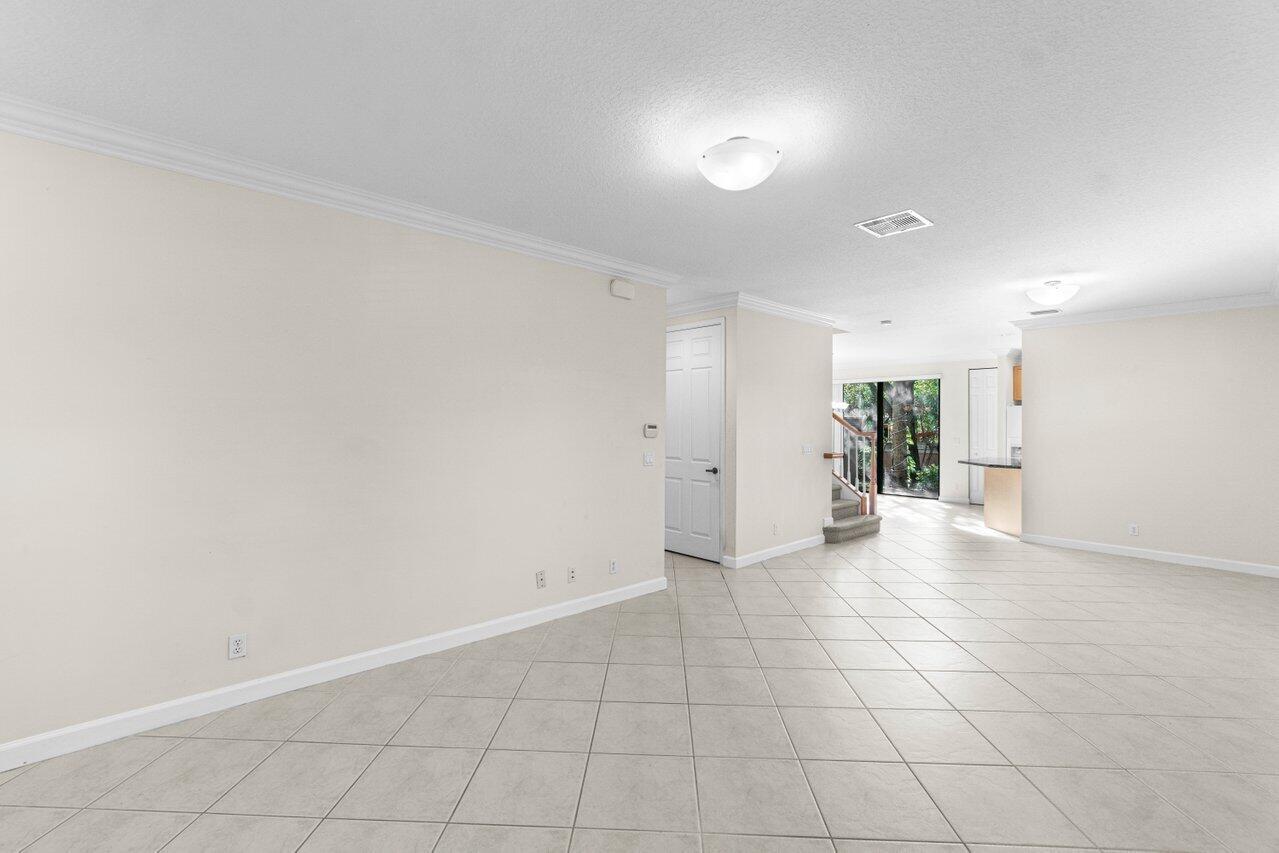 5036 S Chrystie Circle