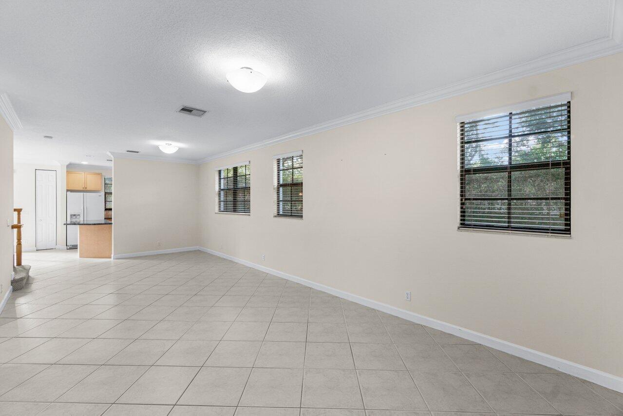 5036 S Chrystie Circle