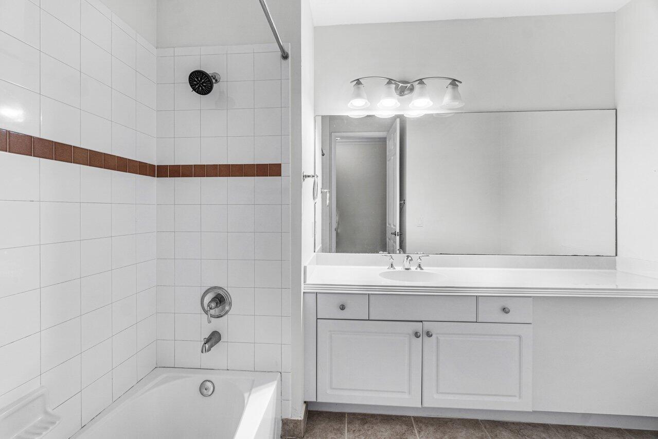 5036 S Chrystie Circle